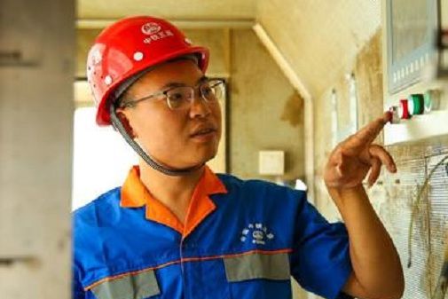 李吉(中鐵五局電務城通公司盾構事業部總工程師) 李吉(中鐵五局電務城通公司盾構事業部總工程師)
