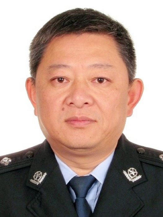 江濤(安徽省黃山市黟縣公安局黨委委員、碧陽派出所所長) 江濤(安徽省黃山市黟縣公安局黨委委員、碧陽派出所所長)