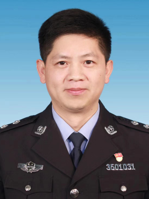 王國輝(新疆維吾爾自治區昌吉回族自治州司法局黨組成員、副局長) 王國輝(新疆維吾爾自治區昌吉回族自治州司法局黨組成員、副局長)