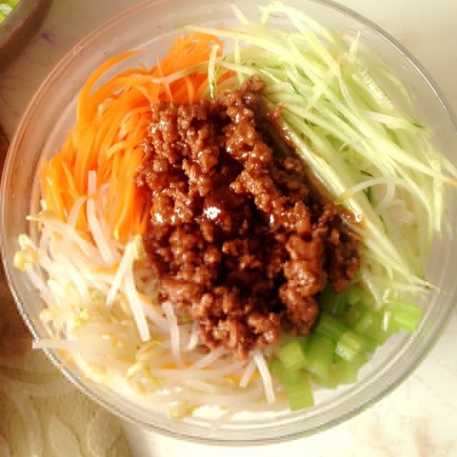 肉醬炸醬麵 肉醬炸醬麵