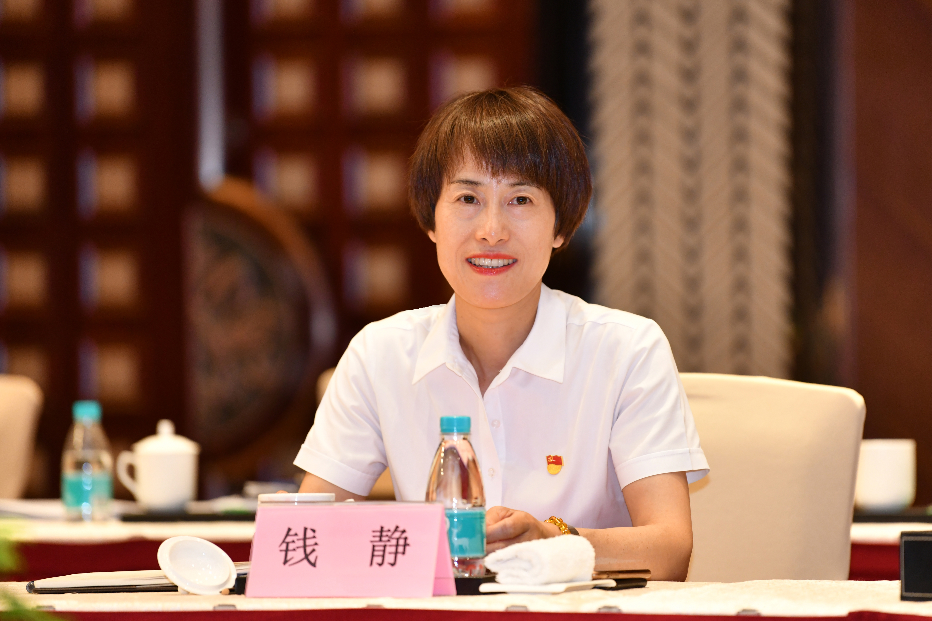 錢靜(紅豆集團黨委副書記、組織部部長) 錢靜(紅豆集團黨委副書記、組織部部長)