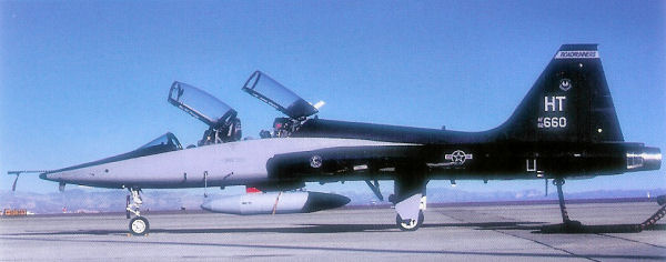 第589飛行試驗中隊的AT-38