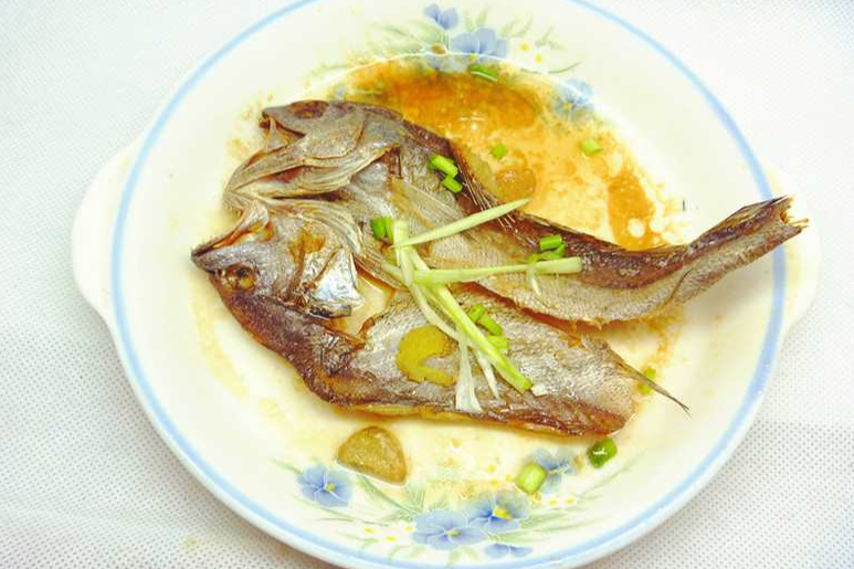 煎蒸小魚 煎蒸小魚