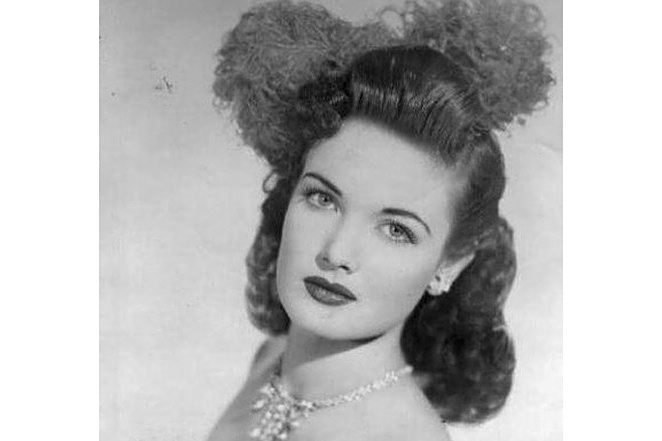 Lois Andrews Lois Andrews