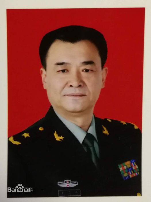 曾衛華(中國人民解放軍少將、第一位博士通信部長) 曾衛華(中國人民解放軍少將、第一位博士通信部長)