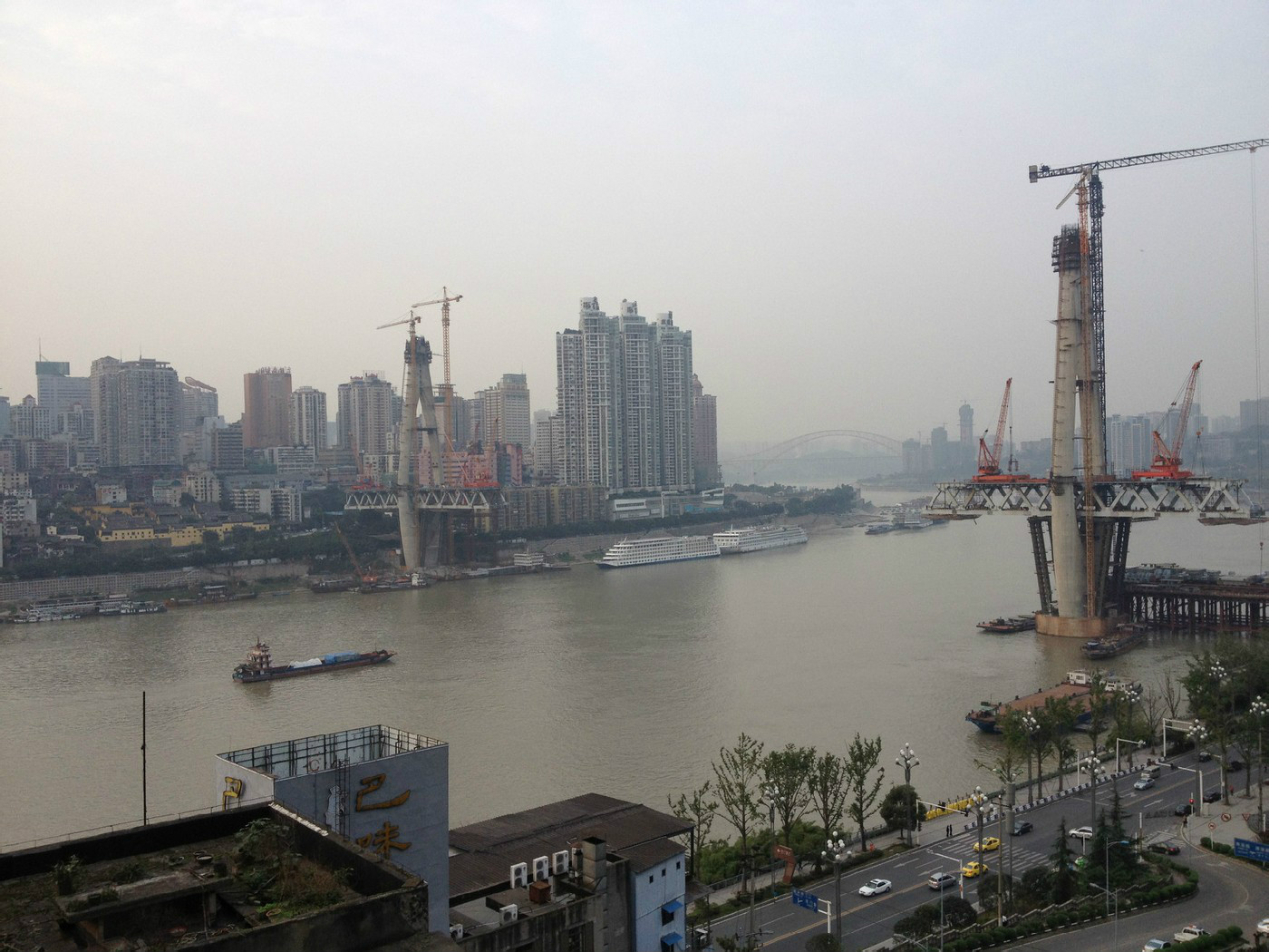 施工中的東水門長江大橋