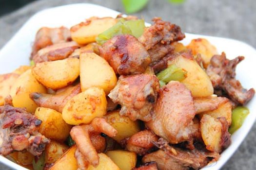 雞肉炒土豆 雞肉炒土豆