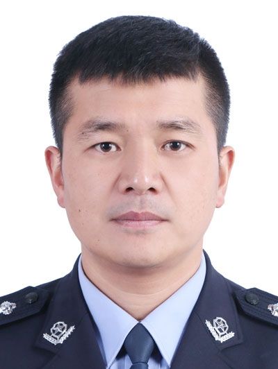 蔡松華(浙江省溫州市泰順縣公安局黨委委員、交警大隊長) 蔡松華(浙江省溫州市泰順縣公安局黨委委員、交警大隊長)