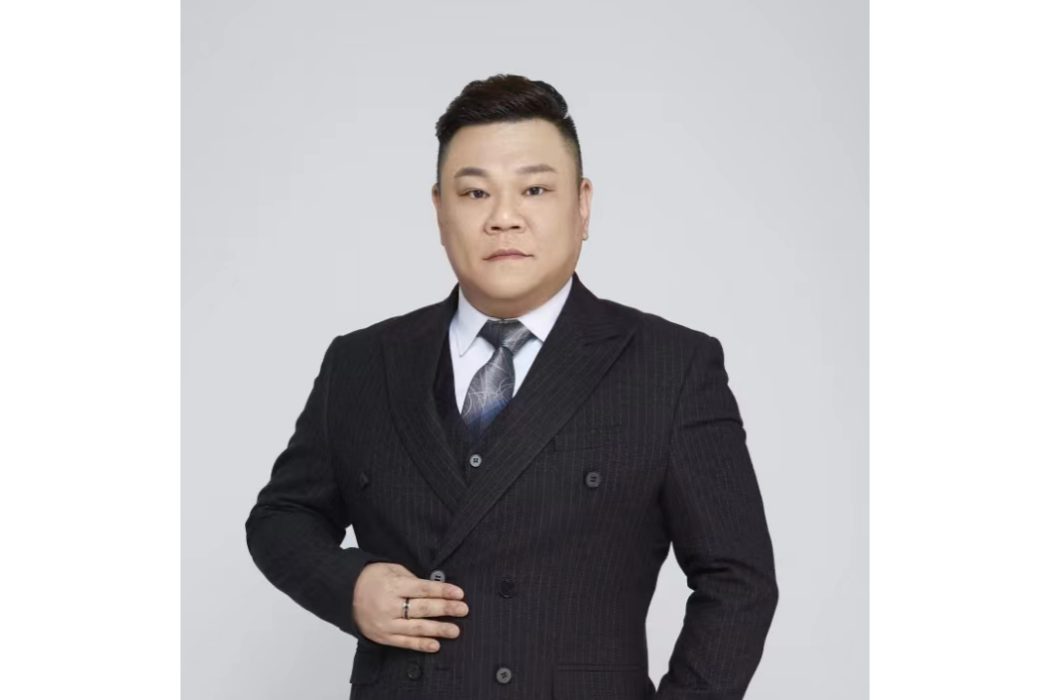 朱文峰(江蘇思澤建築工程集團有限公司董事長) 朱文峰(江蘇思澤建築工程集團有限公司董事長)