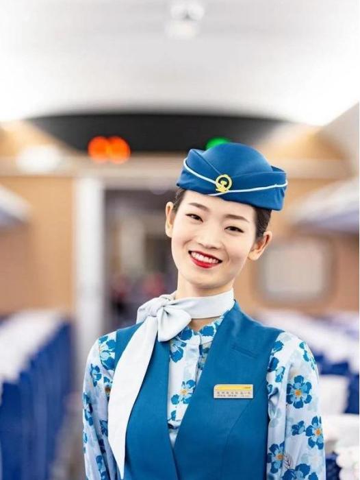 絲路花語(中老鐵路列車員新制服) 絲路花語(中老鐵路列車員新制服)