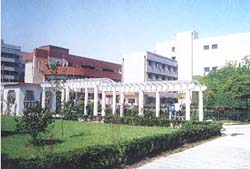 上海紡織工業職工大學