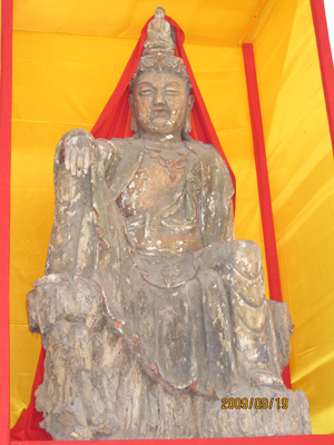 圖二：來自四川的唐代千年木雕佛像2