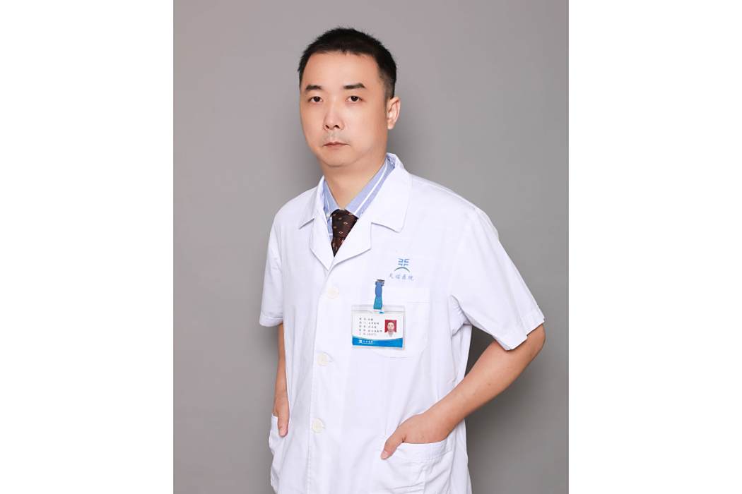 劉拴(武漢科技大學附屬天佑醫院關節骨科主任醫師) 劉拴(武漢科技大學附屬天佑醫院關節骨科主任醫師)