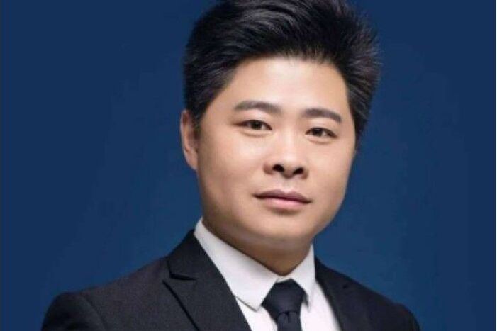 徐維國(北京金峰五天書法培訓有限公司法人) 徐維國(北京金峰五天書法培訓有限公司法人)