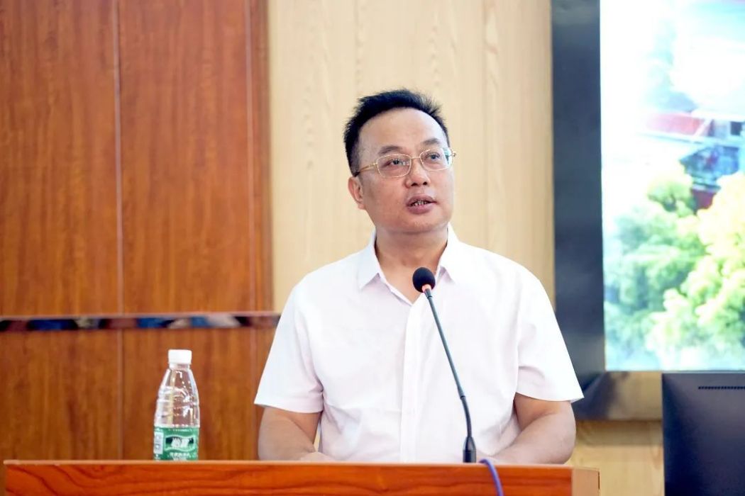 盧從發(湖南省長沙市瀏陽市第一中學黨委書記)