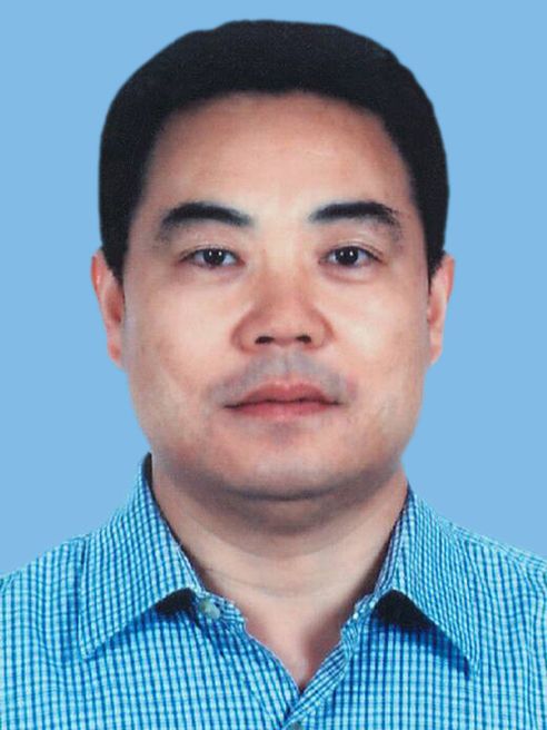 楊春明(江蘇春興合金(集團)有限公司董事長、江蘇新春興再生資源有限責任公司董事長) 楊春明(江蘇春興合金(集團)有限公司董事長、江蘇新春興再生資源有限責任公司董事長)