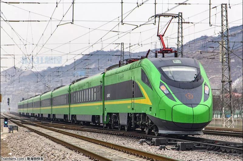 D715次 D715次