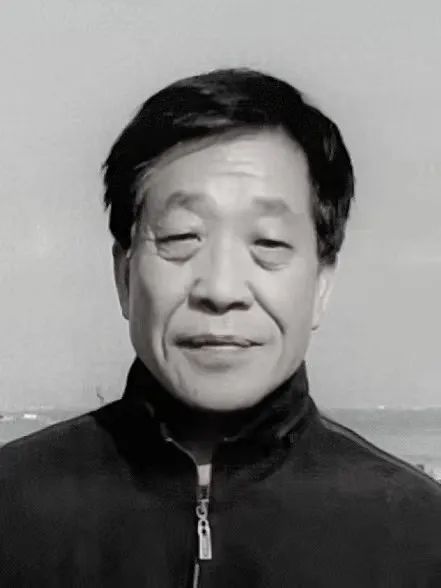 李慶森(焦作日報社經營管理部原副主任) 李慶森(焦作日報社經營管理部原副主任)