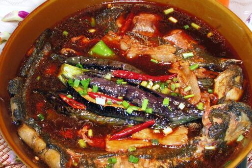 鯽魚熬茄子 鯽魚熬茄子