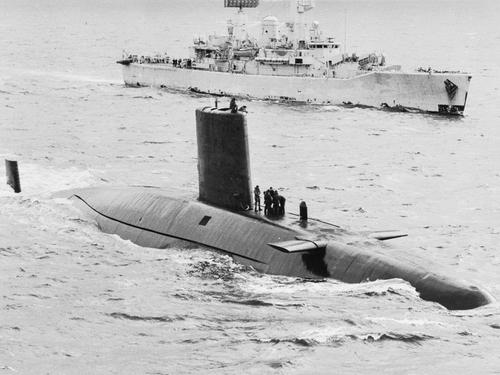 “征服者”號核潛艇加入了英國海軍特遣艦隊