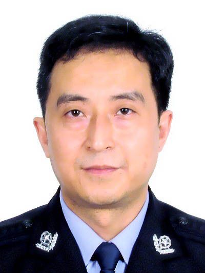 李果(四川省彭州市公安局黨委委員、駐局紀檢監察組組長) 李果(四川省彭州市公安局黨委委員、駐局紀檢監察組組長)