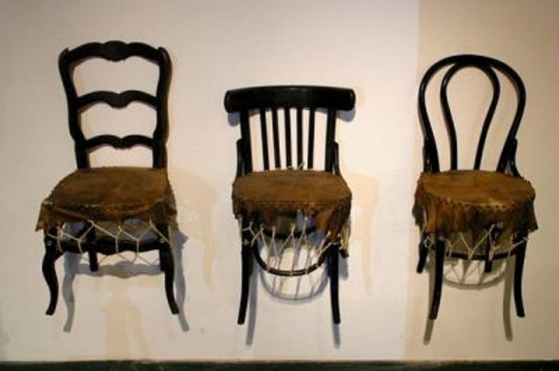 三把椅子