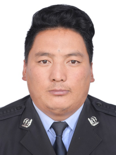 洛絨鄧珠(四川省理塘縣公安局黨委委員、副局長、一級警長) 洛絨鄧珠(四川省理塘縣公安局黨委委員、副局長、一級警長)