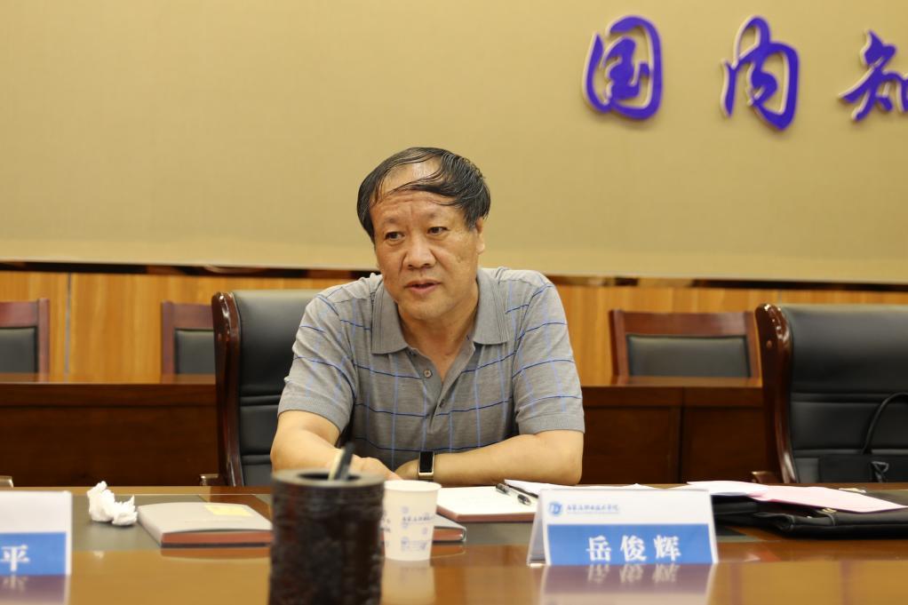 岳俊輝(河北開放大學黨委副書記) 岳俊輝(河北開放大學黨委副書記)