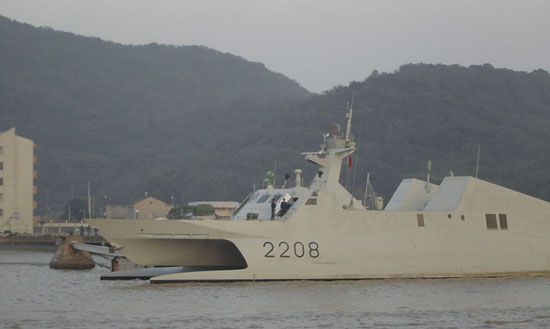中國海軍穿浪雙體“快速攻擊艇”(FAC)