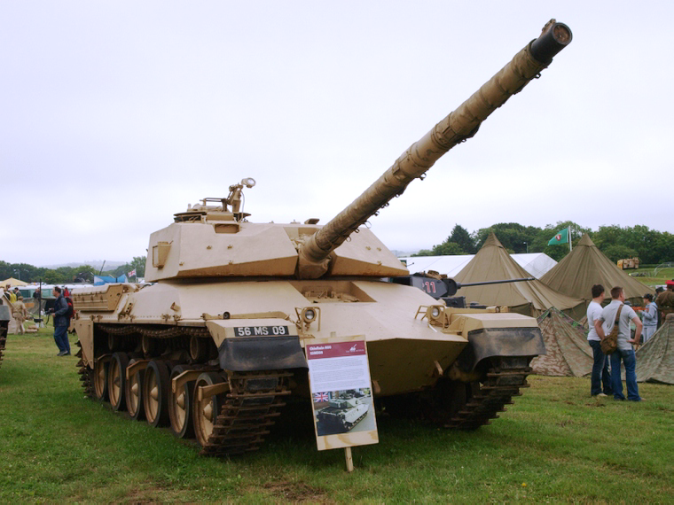 奇伏坦900主戰坦克