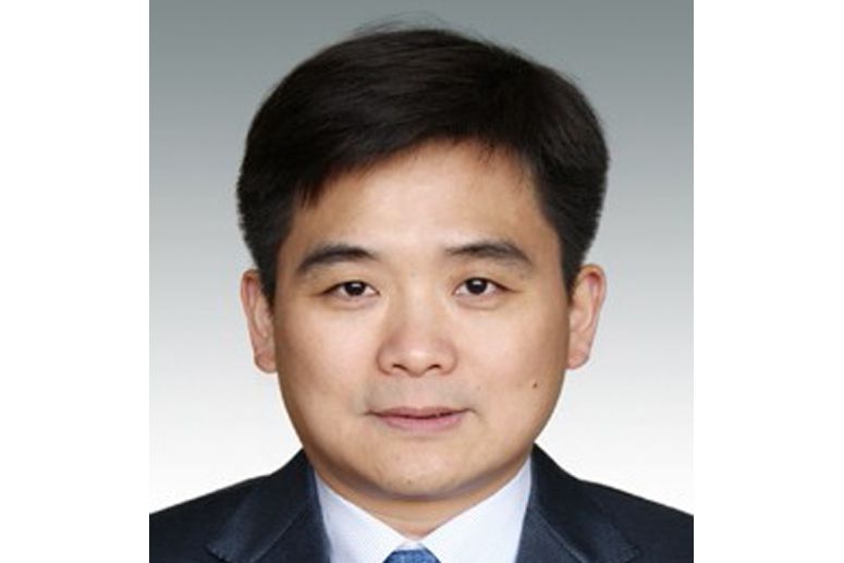 徐鋒(上海市嘉定區政協副主席(不駐會),農工黨嘉定區主委、區社會主義學院院長) 徐鋒(上海市嘉定區政協副主席(不駐會),農工黨嘉定區主委、區社會主義學院院長)