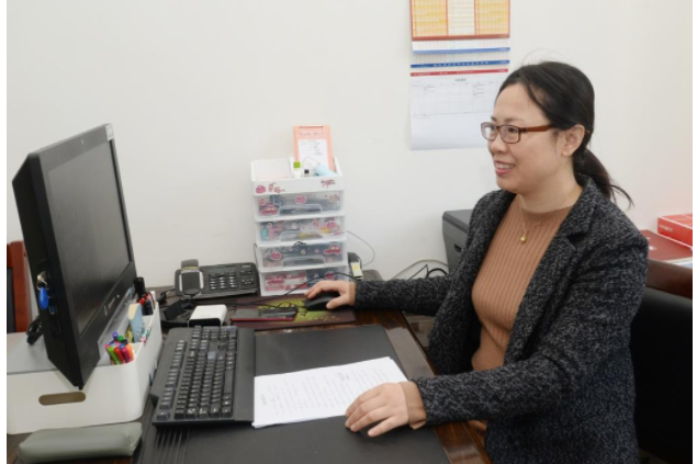 馮莉(榆林學院教育學院副教授、副院長) 馮莉(榆林學院教育學院副教授、副院長)