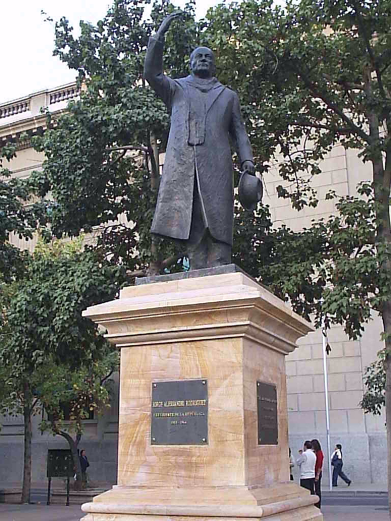 豪爾赫·亞歷山德里·羅德里格斯的雕像