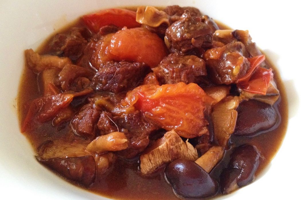 蘑菇牛肉煲 蘑菇牛肉煲