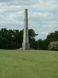 鹹頓梅菲爾德公園內的一座福克斯紀念塔。