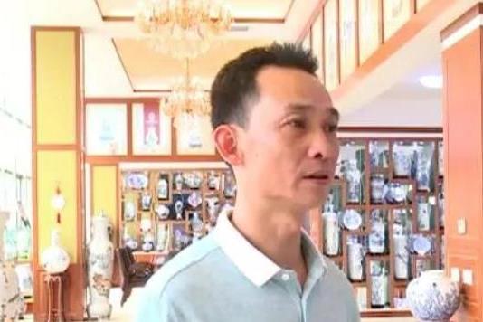 丘漢松(廣東昌隆陶瓷股份有限公司設計總監) 丘漢松(廣東昌隆陶瓷股份有限公司設計總監)