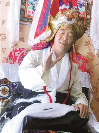 次仁占堆(國家級非物質文化遺產項目格薩(斯)爾代表性傳承人) 次仁占堆(國家級非物質文化遺產項目格薩(斯)爾代表性傳承人)