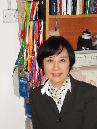 錢梅(四川電視台主持人) 錢梅(四川電視台主持人)