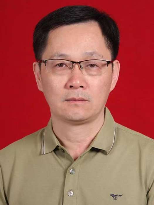 陳立雄(福建省漳州市平和縣審計局黨組成員、三級主任科員) 陳立雄(福建省漳州市平和縣審計局黨組成員、三級主任科員)