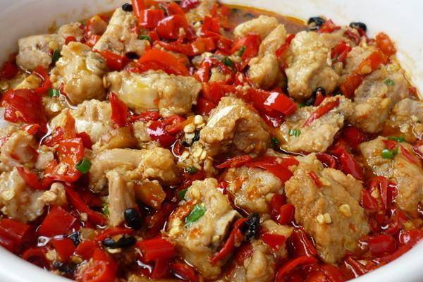炎夏開胃肉食：剁椒香菇雞