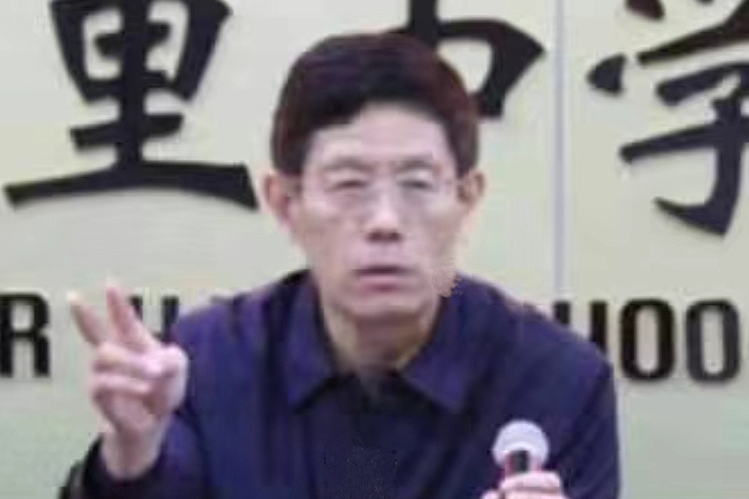 叢培良(威海市城裡中學校長兼黨委書記) 叢培良(威海市城裡中學校長兼黨委書記)