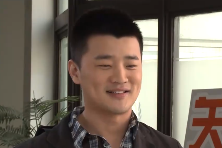 張東(電視劇《我們是一家人》中的角色) 張東(電視劇《我們是一家人》中的角色)