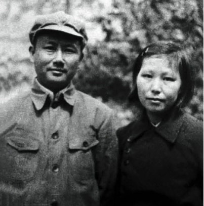 1937年陳正人與彭儒在延安