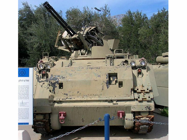 M113裝甲輸送車搭載機關炮改型車