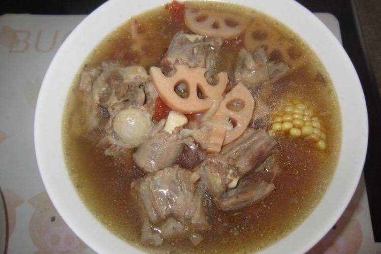 蓮藕牛尾湯 蓮藕牛尾湯
