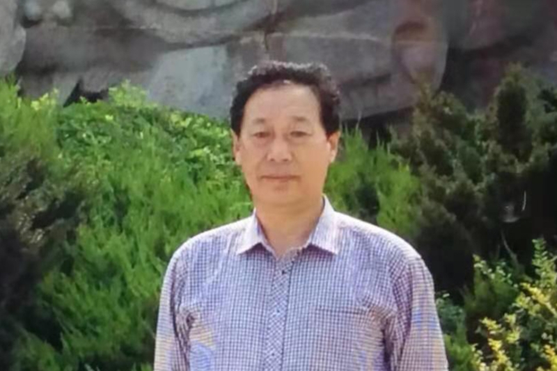 周瑞君(中國工藝美術協會會員、黑龍江省書法家協會會員) 周瑞君(中國工藝美術協會會員、黑龍江省書法家協會會員)