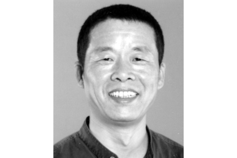 黃建國(中國作家協會會員,長安大學教授) 黃建國(中國作家協會會員,長安大學教授)