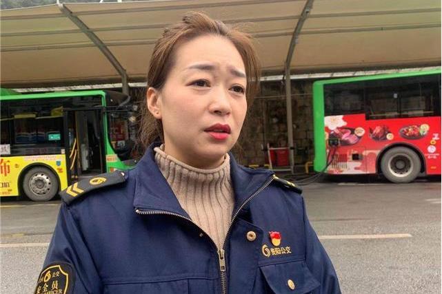 廖莎(第十四屆全國人大代表,貴陽市公共運輸有限公司雲岩分公司三車隊管理員) 廖莎(第十四屆全國人大代表,貴陽市公共運輸有限公司雲岩分公司三車隊管理員)
