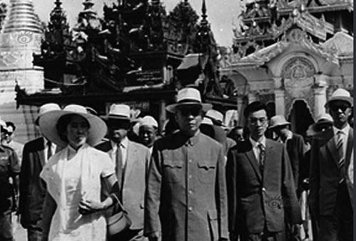 圖為1966年4月，劉少奇和王光美訪問緬甸。