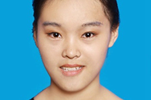 何夢妮 何夢妮
